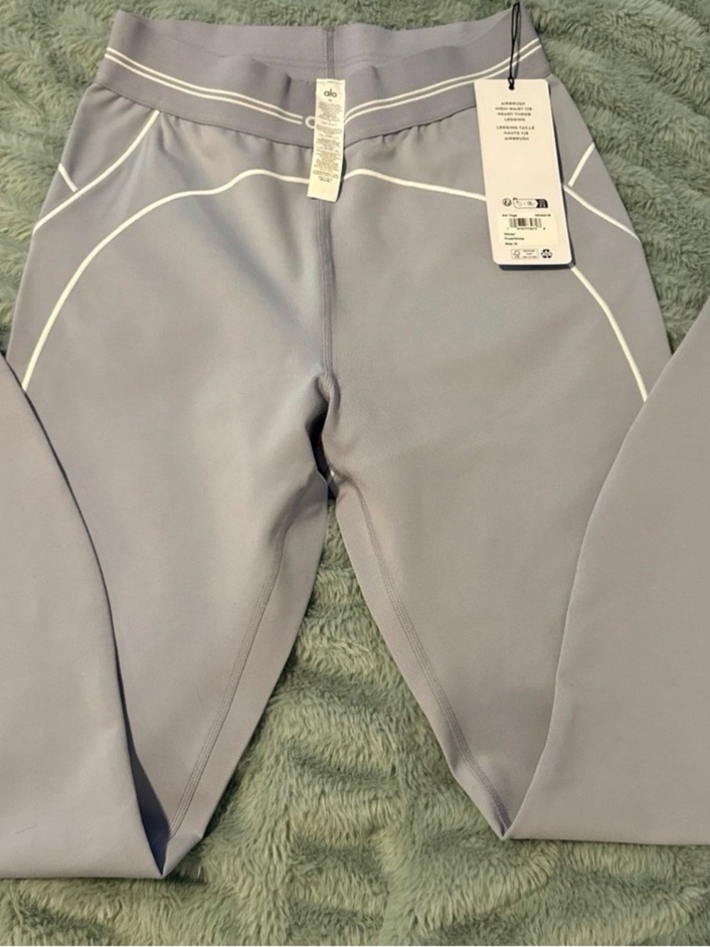 ALO AIRBRUSH WAIST 7/8 HEART THROB LEGGINGS SIZE M IN FROST/WHITE
